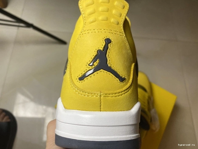 Jordan Lightning CT8527-700 Retro 4 Air 0816